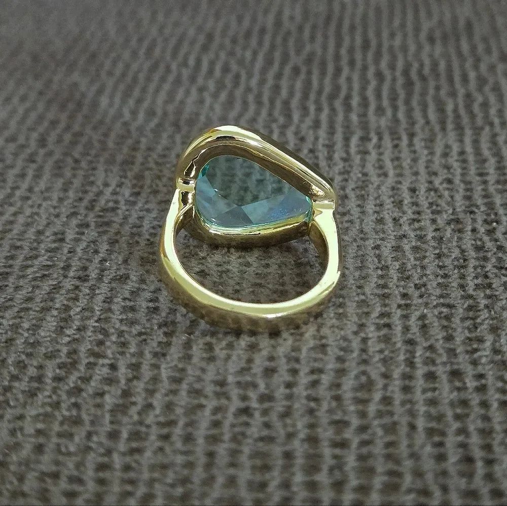 Atterri🛬 Translucent Green💚 Rounded Triangle Ring💍 - NWT - Picture 10 of 16